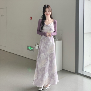 绝美气质感穿搭碎花吊带连衣裙配针织开衫女春秋超火好看长裙套装图片