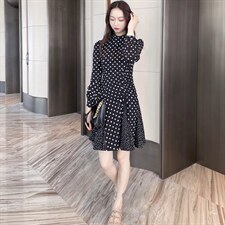 2021春装新款简约时尚优雅拼接裙摆连衣裙，女装连衣裙，深水步