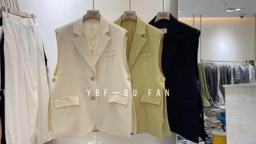 早秋季新款开叉马甲，女装马夹，不凡