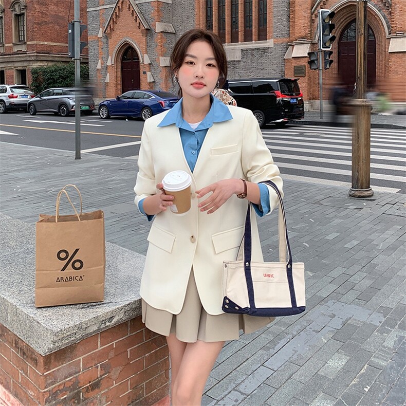 黑色拼接休闲西装外套女2023春季新款韩版小个子炸街洋气chic西服，女装西装，辉之琳