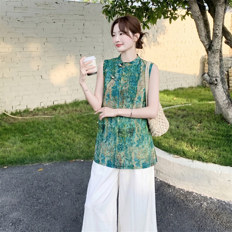 2026年夏季轻薄透气碎花抽象两件套时尚潮流,女装套装/套裙,秀美人生
