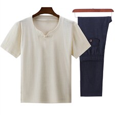 白色上衣＋深蓝长裤