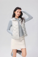 2025年秋季立领马甲时尚百搭通勤简约休闲，女装马甲，牛米欧羽绒服工厂店