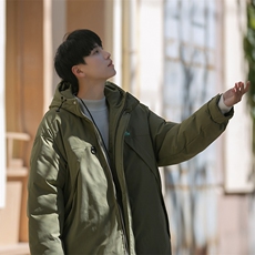 B225-W8507-P135-X168-面料聚酯纤维-标签连帽棉服，男装棉衣，电商B225