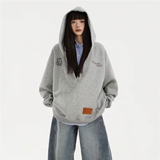 浅灰色