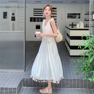温柔系穿搭重工无袖罩衫套装女夏新款显瘦流苏吊带裙两件套连衣裙图片