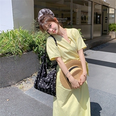 黄色短袖连衣裙子女夏2025年新款设计感小众法式气质收腰显瘦长裙，女装连衣裙，2D045