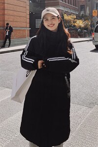 黑色长款羽绒服2024年新款女中长款白鸭绒韩版过膝面包服冬外套爆图片