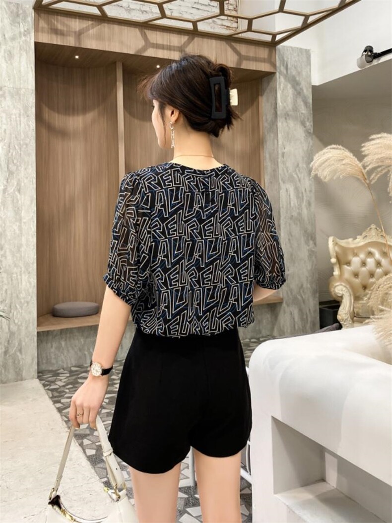 小衫，其它，依生伴