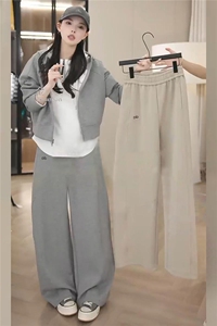 高端时尚套装女秋季新款连帽短款卫衣内搭白色背心阔腿裤三件套潮图片