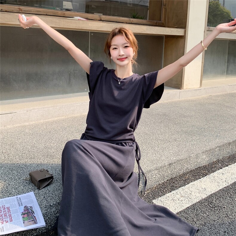 减龄针织薄款短袖T恤半身裙套装女夏2025新款又酷又飒超火两件套,女装套装/套裙,2C316