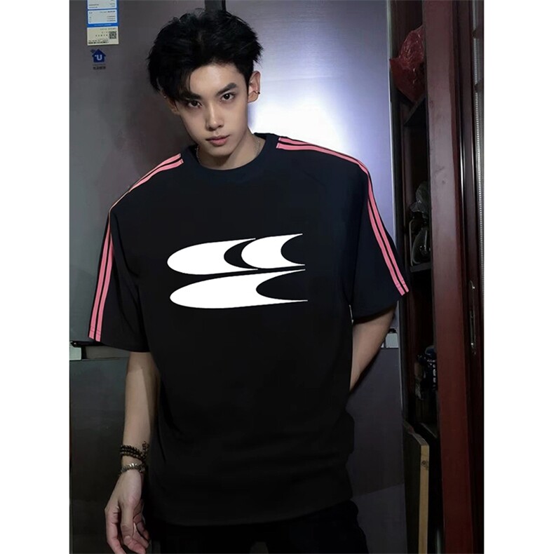 抖音得物品质二开240克宽松纯棉美式潮牌印花三条杠中性风短袖T恤，男装T恤，电商A486-1