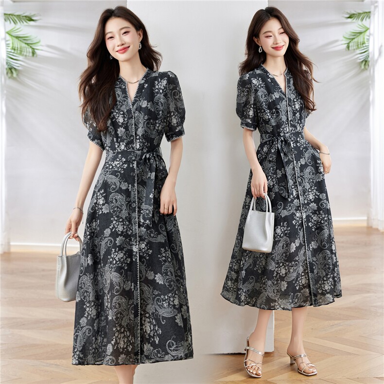 法式漂亮独特连衣裙女夏气质2025新款V领复古收腰高级感赫本风，女装连衣裙，布芭啦