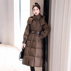 高端设计感长款连帽90白鸭绒2023女冬季新款压花过膝气质显瘦羽绒，女装羽绒服，时尚俏佳人