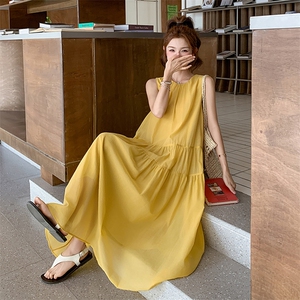 黄色甜美宽松无袖连衣裙女2025夏季新款韩版宽松简约初恋背心长裙图片