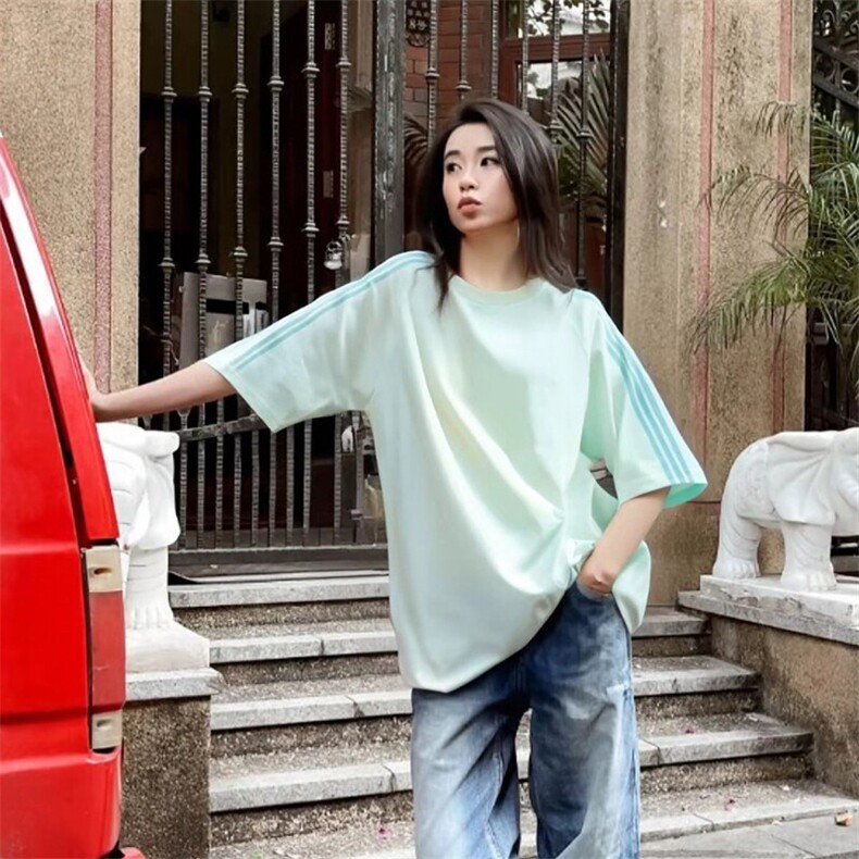 抖音得物品质二开240克宽松纯棉美式潮牌印花三条杠中性风短袖T恤,男装T恤,电商A486