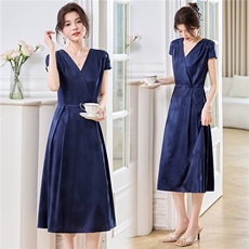 高端真丝气质连衣裙女2026夏季新款V领舒适显瘦时尚真丝裙a字裙，女装连衣裙，阿舍尔精品