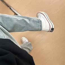 蔚蓝色