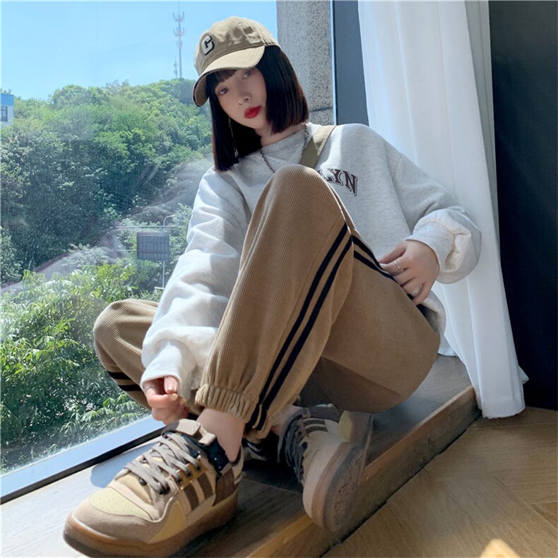奶茶色欧棉绒2023秋冬新款小脚萝卜裤奶奶裤九分休闲裤筋条裤,女装休闲裤,梦白服饰厂