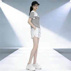 潮流时尚休闲运动套装女夏季新款印花圆领短袖上衣阔腿短裤两件套，女装套装/套裙，江南