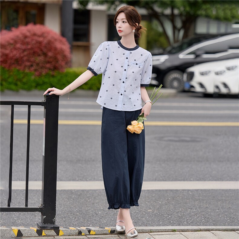 2026年夏季纯棉短袖透气灰色菱格泡泡袖宽松薄款衬衫九分裤女套装,女装衬衫,梦懿尔