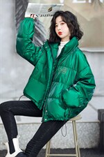 主打款亮面墨绿色羽绒服女新款小个子短款高端时尚90%白鸭绒，女装羽绒服，海爱依仁