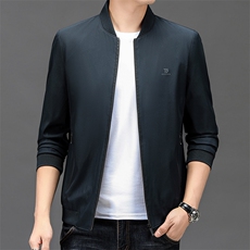 墨绿色
