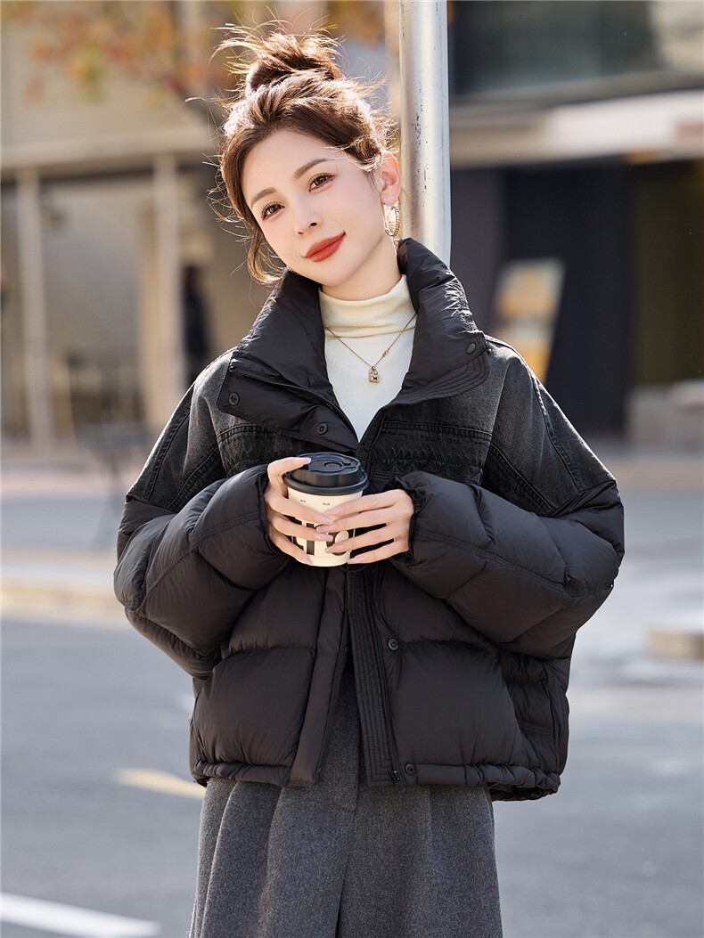 2026冬季新款韩版宽松立领牛仔拼接90白鸭绒羽绒服女短款面包服,女装羽绒服,美沁