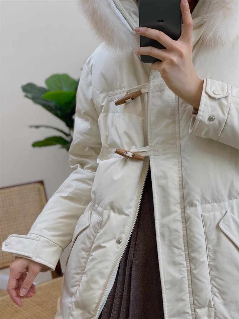 独屿牛角扣毛领羽绒服90白鸭绒现货，女装羽绒服，独屿