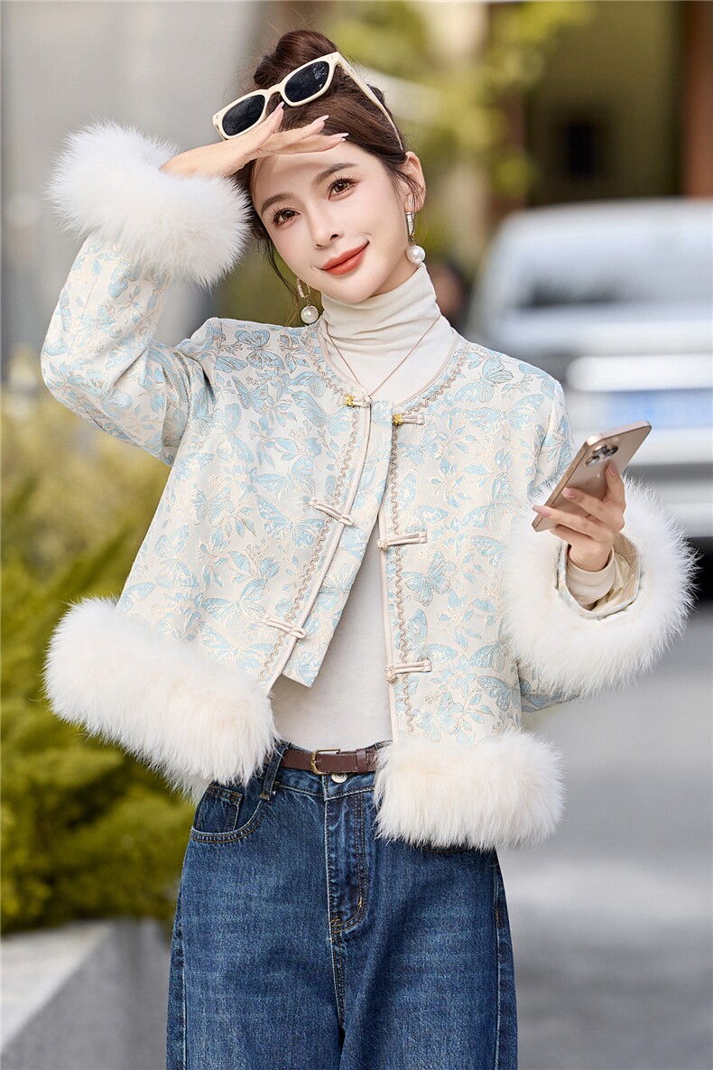 2025年冬季新中式提花圆领短款羽绒外套配可脱卸狐狸毛条,女装羽绒服,超帛