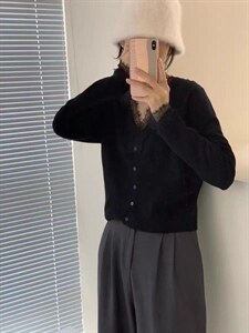 春季新款，V领薄款羊毛衫图片