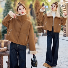 羊羔毛外套女2025冬新款小个子今年流行独特超好看短款PU皮毛一体，女装羊羔毛/颗粒绒，瑶迪依秀