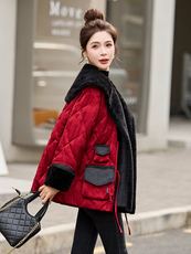 现货，现货，2025冬装新款皮毛一体拼接时尚潮流保暖羽绒服，女装羽绒服，伊仟回