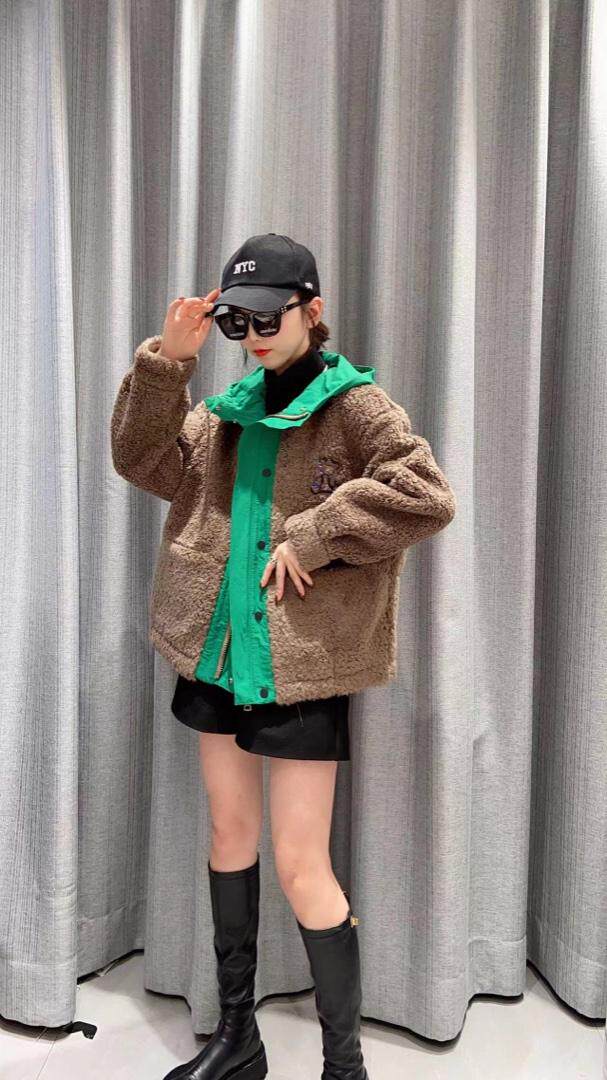 珠片绣加帽子的撞色搭配今年皮毛一体的天花板，其它，姚姚家