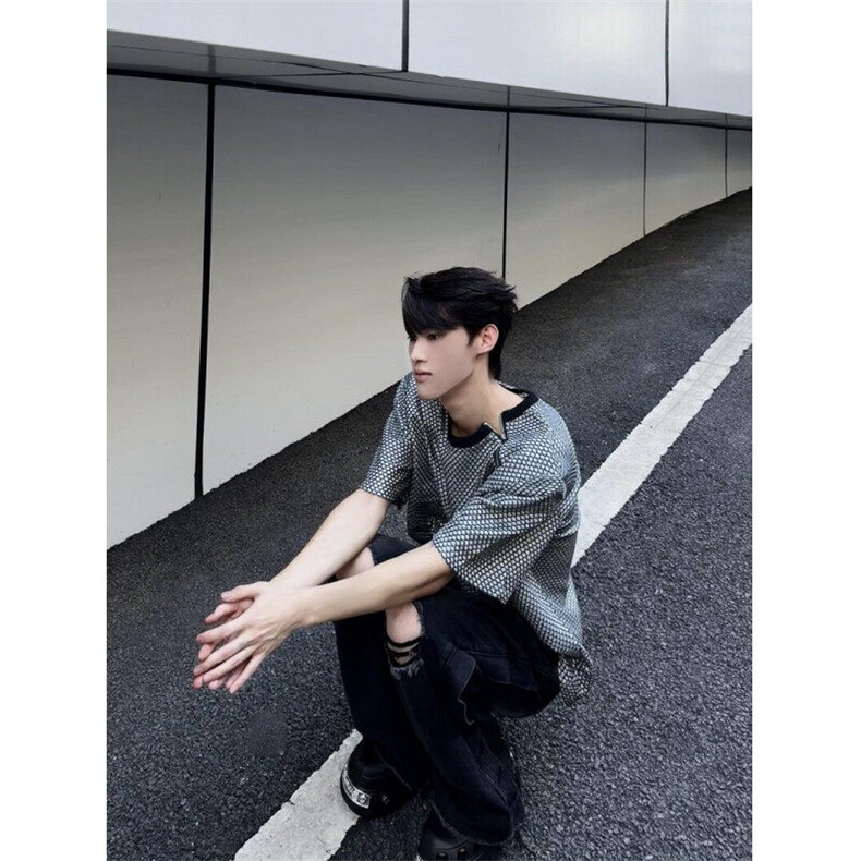 CP1186-P49计感垫肩t恤潮牌痞帅亮晶晶半拉链短袖男夏季高级感,男装T恤,电商B323A
