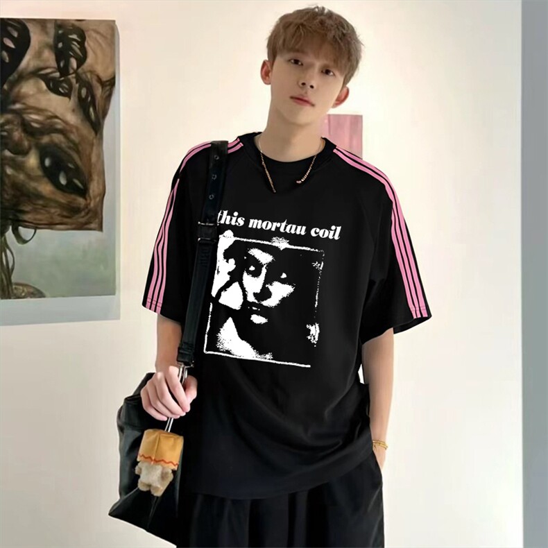 抖音得物品质二开240克宽松纯棉美式潮牌印花三条杠中性风短袖T恤,男装T恤,电商A486