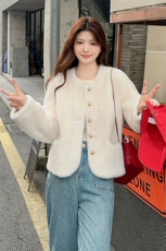圆领皮毛一体上衣显瘦短款仿皮草2025秋冬新款气质毛呢外套，女装短外套，2C229