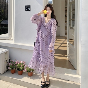绝美紫色木耳边波点连衣裙女2025夏季新款韩系温柔风宽松v领长裙图片