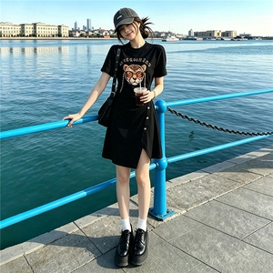 慵懒风韩版时尚气质短袖连衣裙女夏款圆领字母撞色拼接短袖T恤裙图片 慵懒风韩版时尚气质短袖连衣裙女夏款圆领字母撞色拼接短袖T恤裙图片