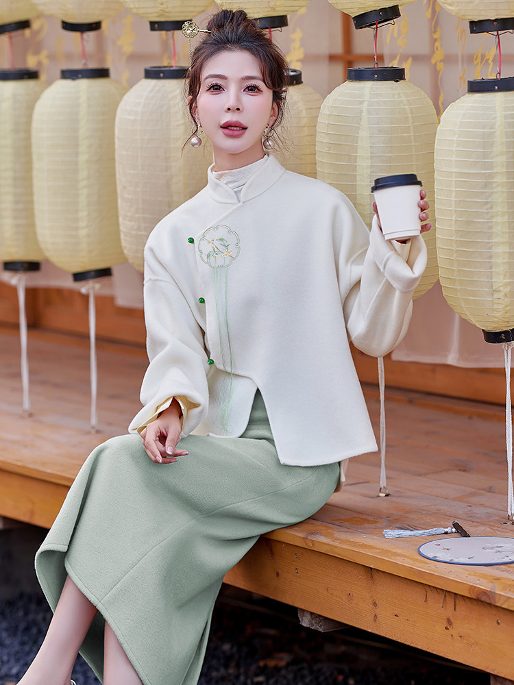 芷墨原创新款双面呢外套新中式绣花毛呢外套上衣半身裙两件套,女装套装/套裙,芷墨服饰