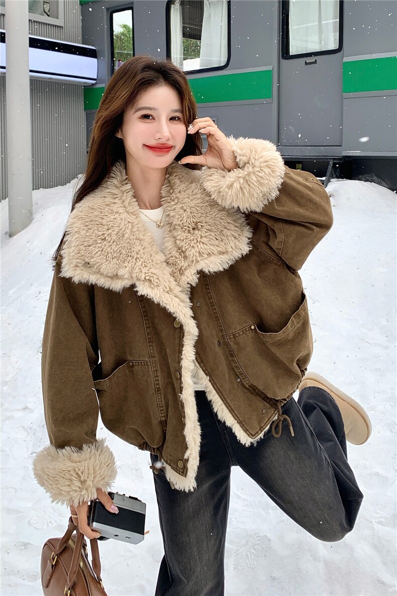 卡其色羊羔毛外套女冬2025超火好看高级小众加绒加厚短款派克棉服,女装短外套,2D001