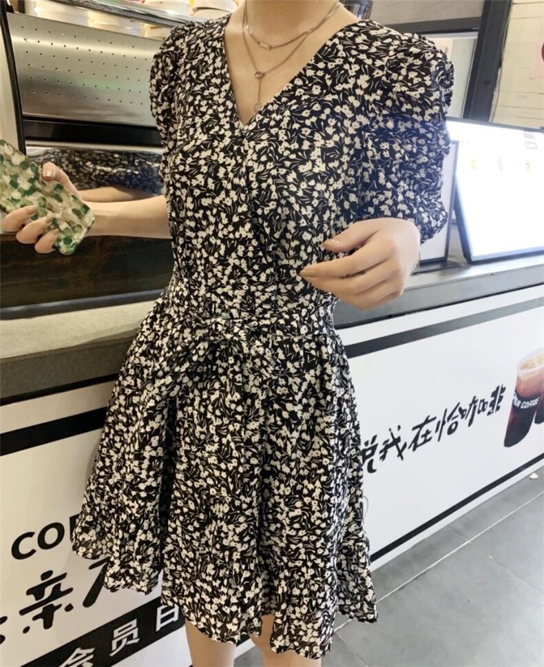 夏季碎花连衣裙，女装连衣裙，寸搭 MAX STYLE