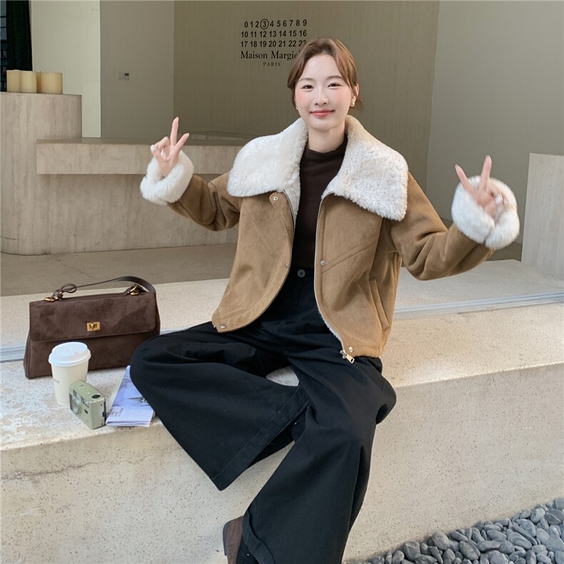 卡其色翻领皮毛一体羊羔毛外套女2025冬季新款爆款韩系小个子棉服,女装短外套,2C098