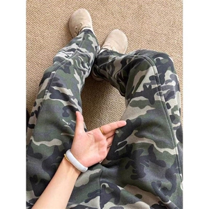 军绿色斜切弯刀迷彩卫裤男款重磅垂感运动休闲裤美式复古男生裤子图片