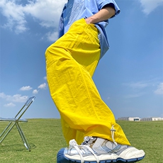 黄色