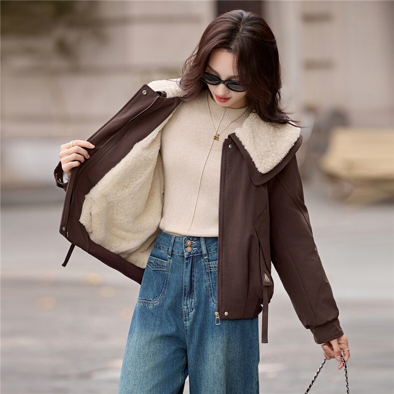羊羔毛拼接翻领加绒加厚外套女2025秋冬新款宽松显瘦减龄洋气棉服,女装派克服,木子恋