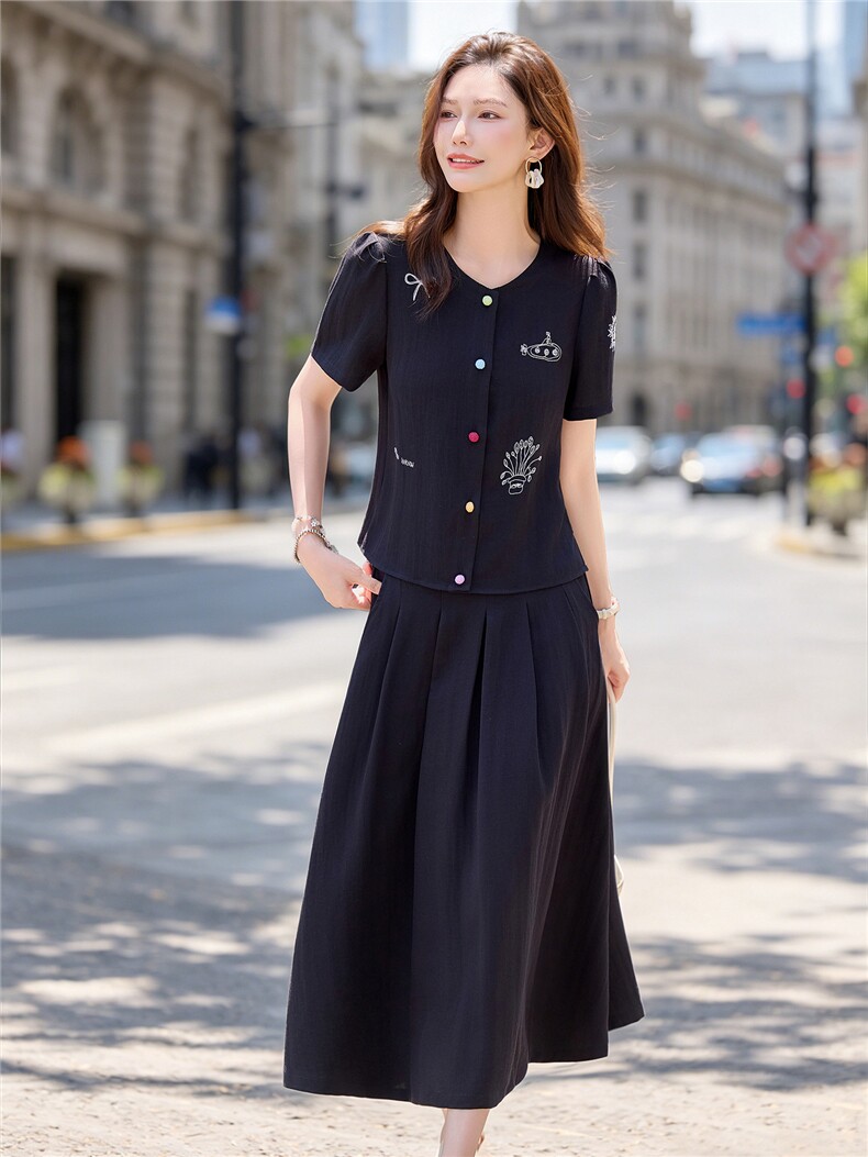 时尚休闲两件套裙女刺绣甜美风上衣百褶半裙套装女,女装套装/套裙,水衣源