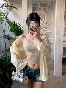 2025年春季新款女装蕾丝美背吊带内衣薄款带胸垫一体杯内搭上衣潮图片