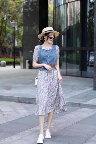 牛仔拼接连衣裙，女装连衣裙，衣香丽舍