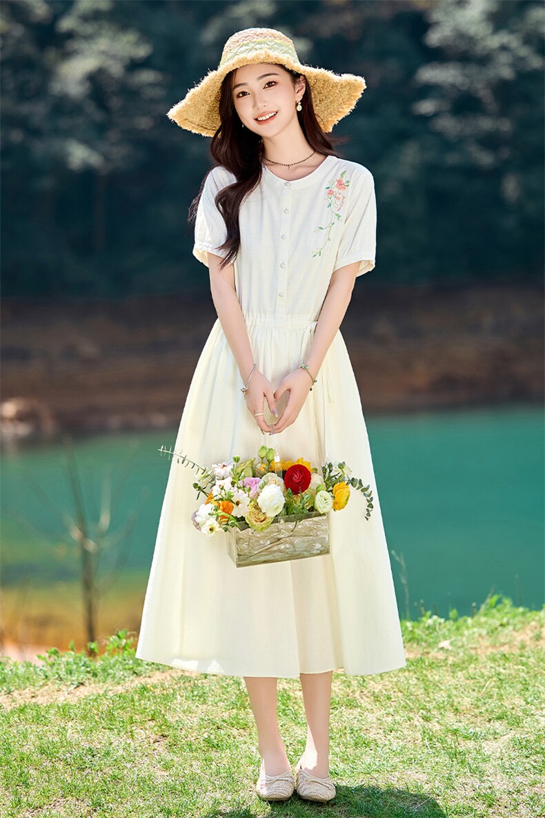 复古文艺气质绣花短袖连衣裙女中长款2026夏季新款收腰显瘦裙子薄,女装连衣裙,倪叶myz